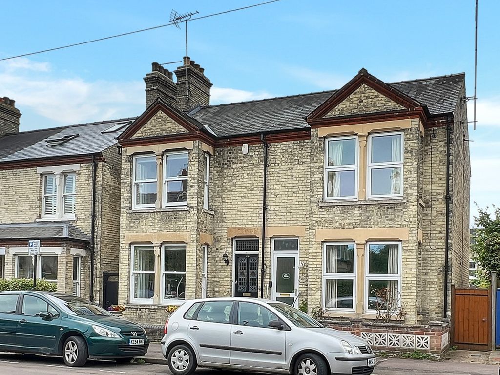 3 bed semidetached house for sale in Hartington Grove, Cambridge CB1