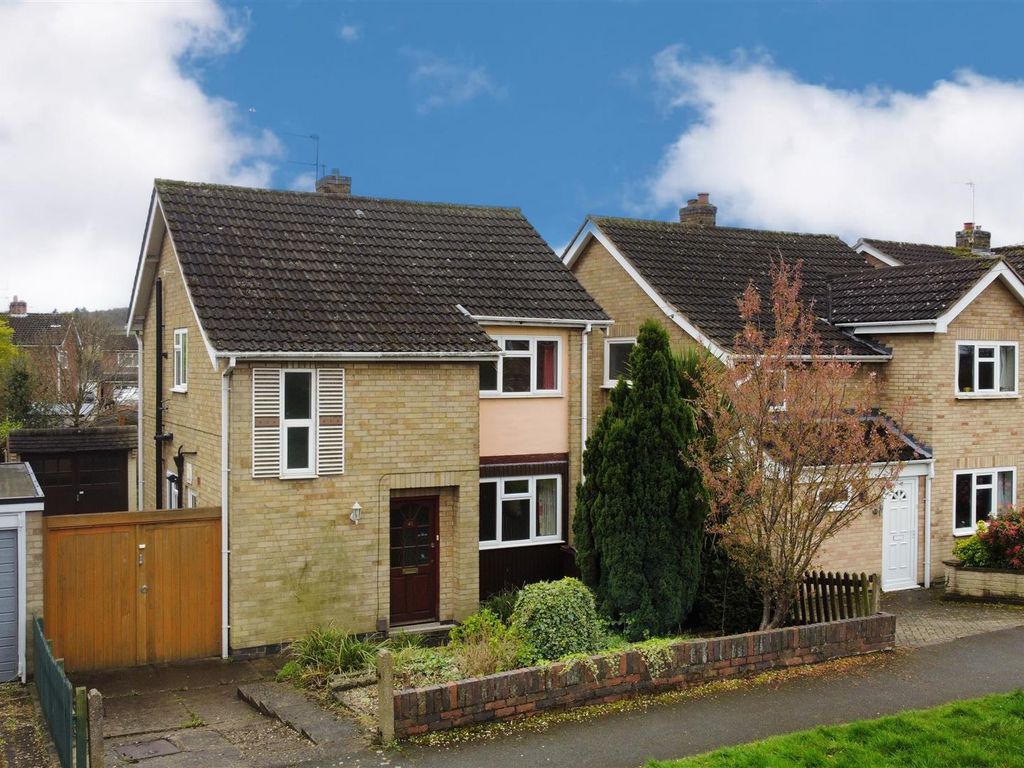3 bed detached house for sale in Kirkstone Drive, Loughborough LE11, £