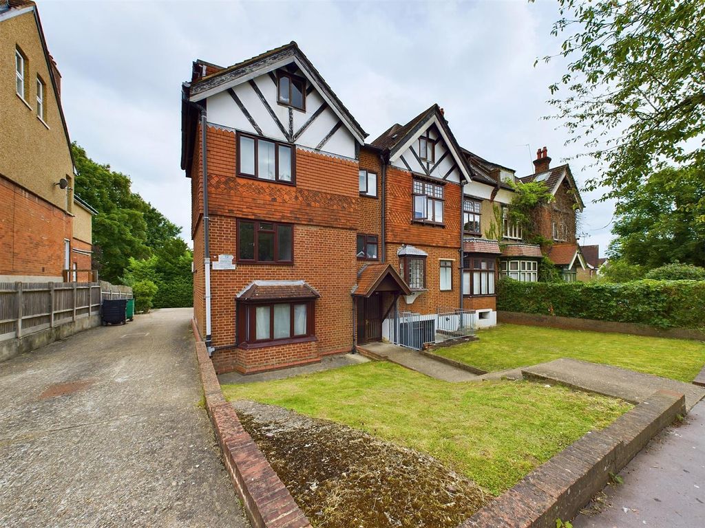 2 bed flat for sale in St. Augustines Avenue, South Croydon CR2, £