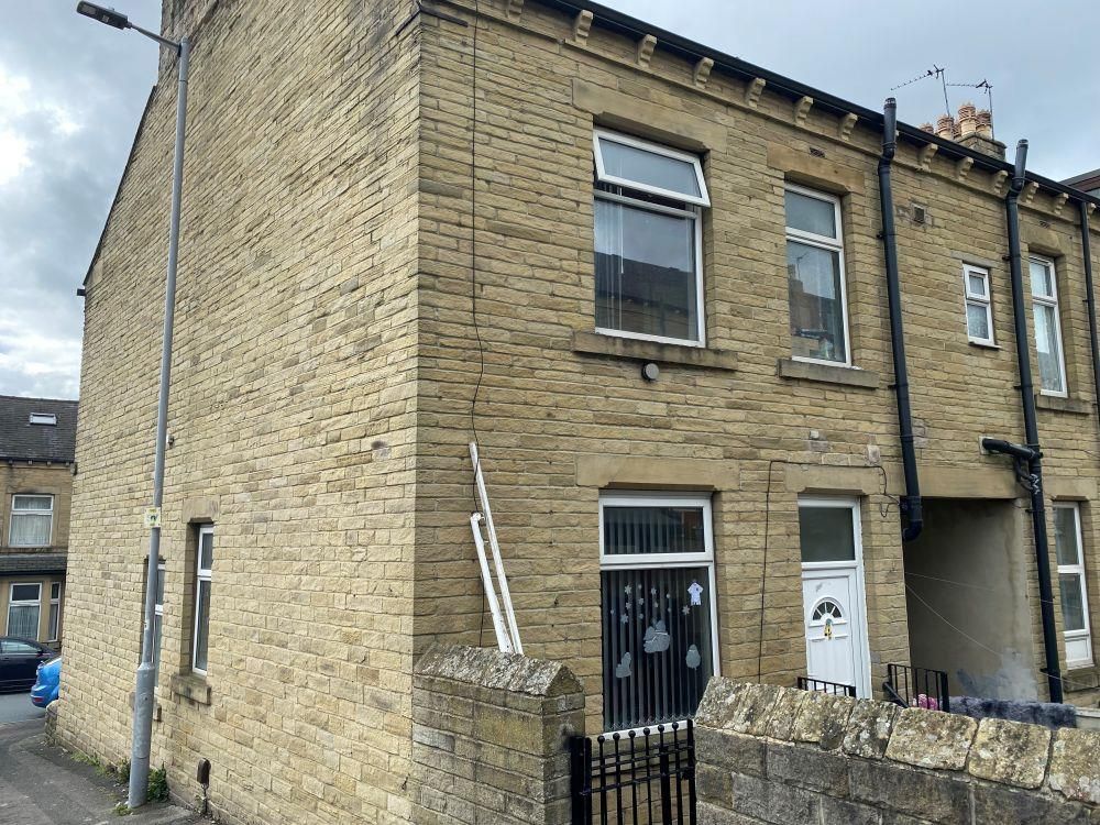 2 bed terraced house for sale in Fearnsides Terrace, Bradford BD8, £