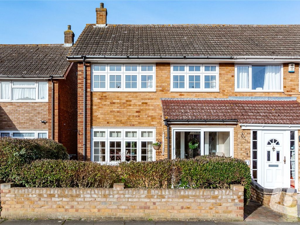 3 bed end terrace house for sale in Salcote Road, Gravesend, Kent DA12
