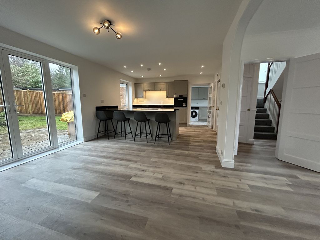 3 bed property to rent in Betenson Avenue, Sevenoaks TN13, £2,495 pcm