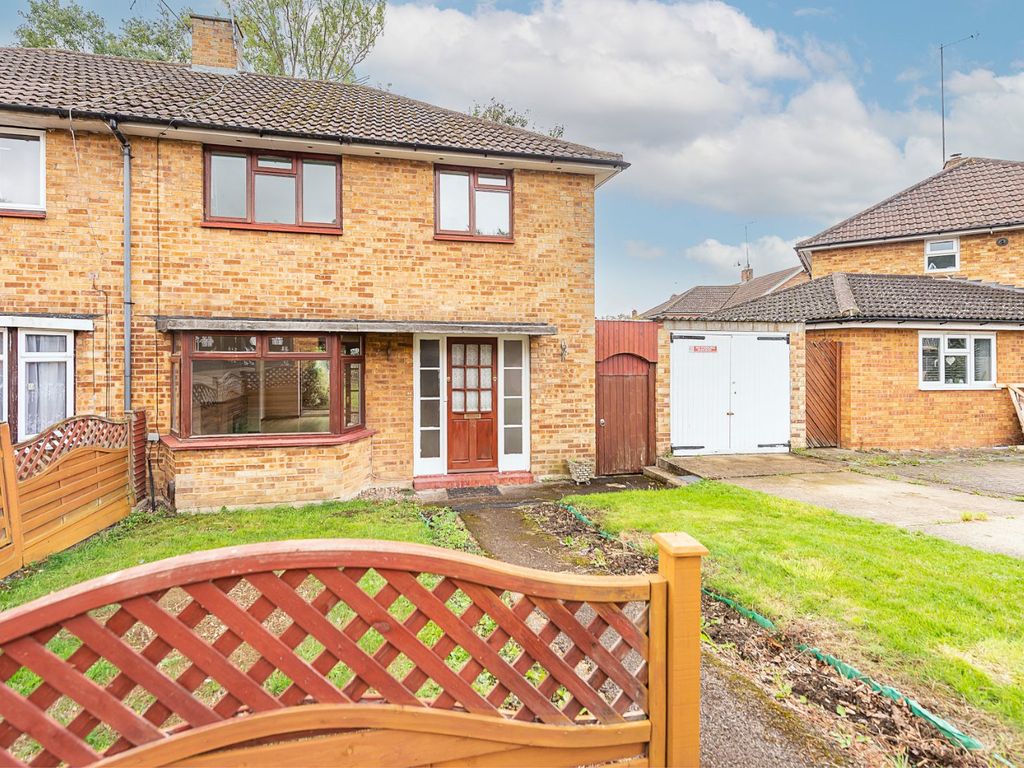 3 bed semidetached house to rent in Black Boy Wood, Bricket Wood, St