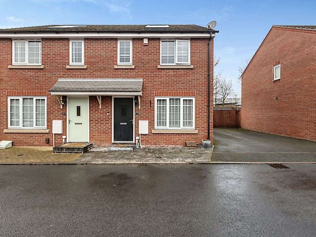 3 bed semidetached house for sale in Bentley Court, Castle Bromwich