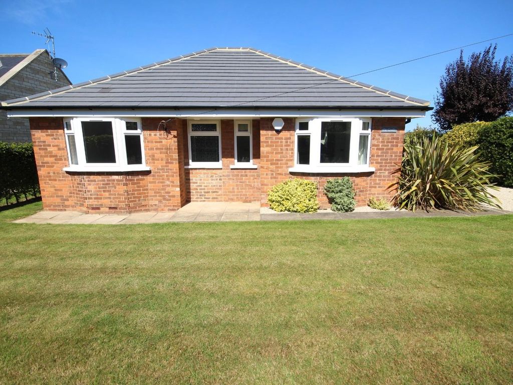2 bed detached bungalow to rent in Fir Croft Headwell Lane, Saxton