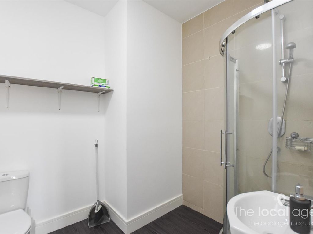 1 bed flat to rent in Ashdown Road, Epsom KT17, £950 pcm Zoopla