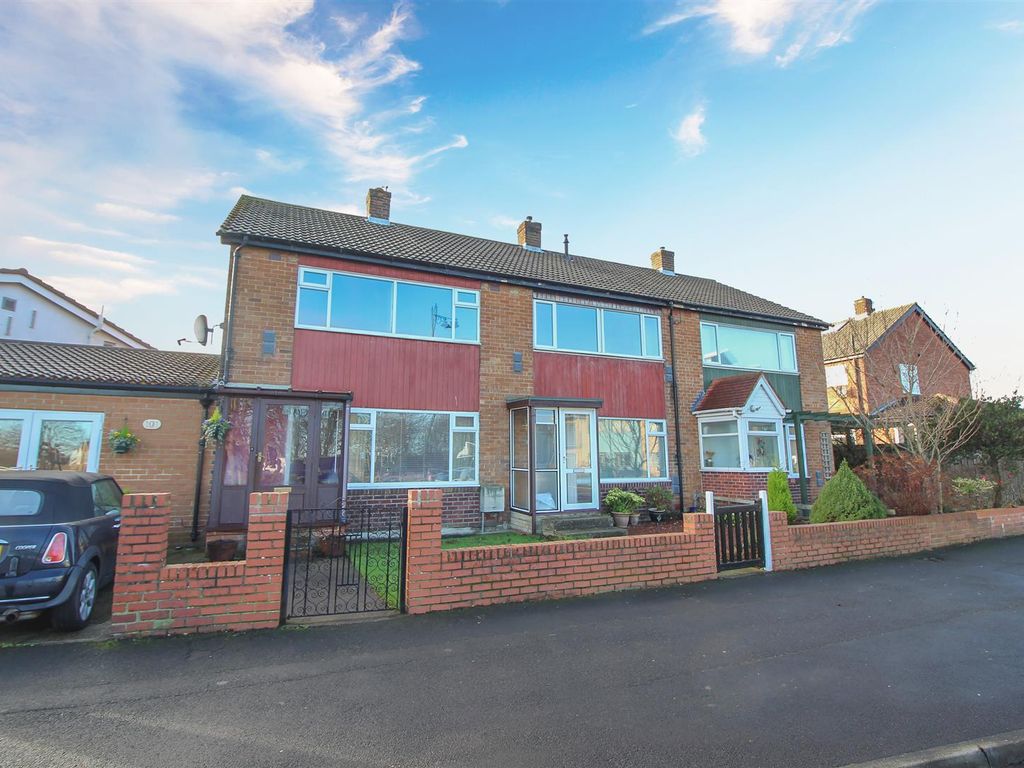 2 bed terraced house to rent in Great North Road, Brunton Park