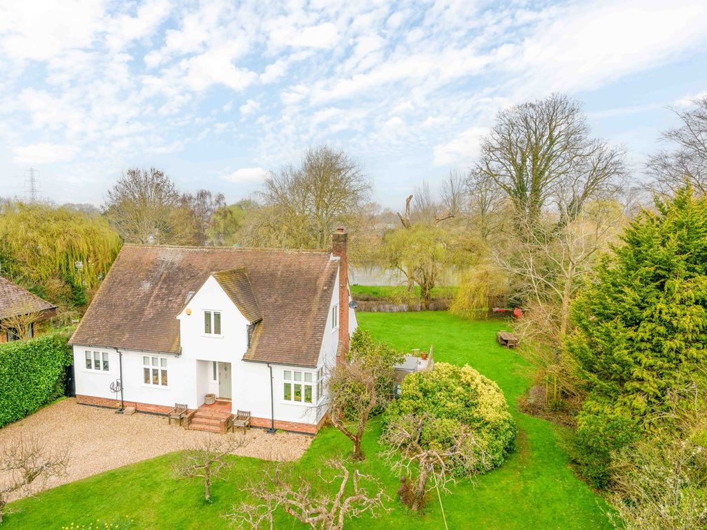 4 bed detached house for sale in Hamm Court, Weybridge KT13, £2,000,000