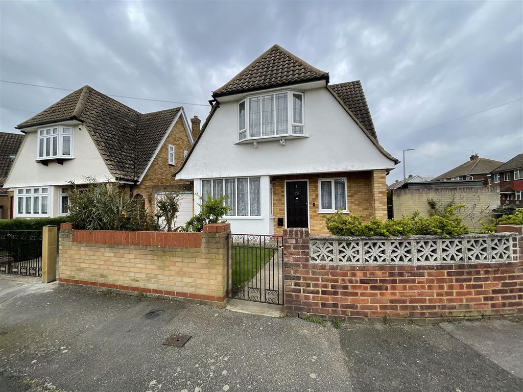 3 bed detached house for sale in Corringham, StanfordLe