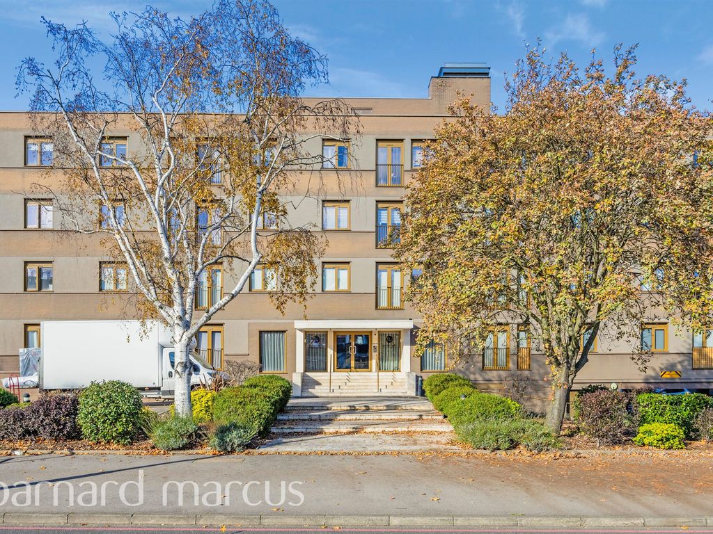 Studio for sale in London Road, Cheam, Sutton SM3, £170,000 Zoopla