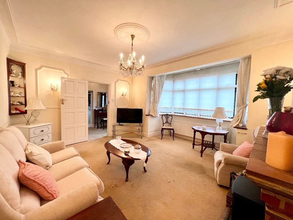 3 bed semidetached house for sale in Squirrels Heath Road, Harold Wood, Romford RM3 Zoopla