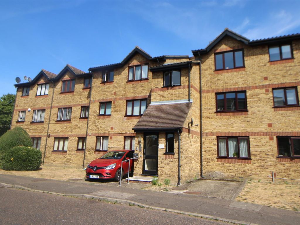 Studio to rent in Howard Close, Waltham Abbey EN9 Zoopla