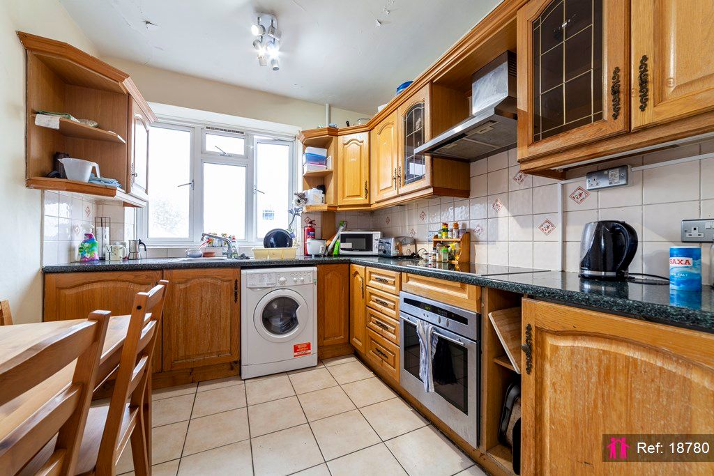 4 bed flat to rent in Portobello Court, Westbourne Grove, London W11