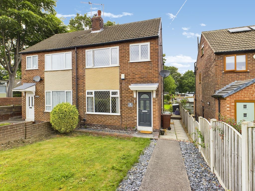 3 bed semidetached house for sale in Church Road, Altofts, Normanton