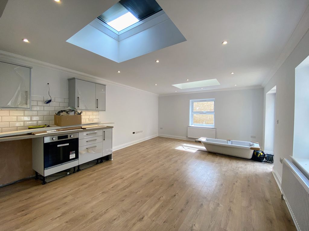 2 bed flat to rent in New London Road, Chelmsford CM2 Zoopla