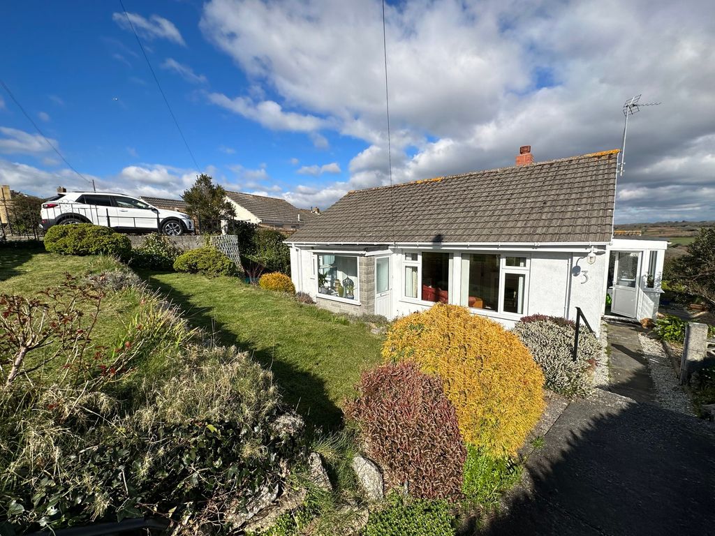 2 bed detached bungalow for sale in Pentire Road, Penryn TR10 Zoopla