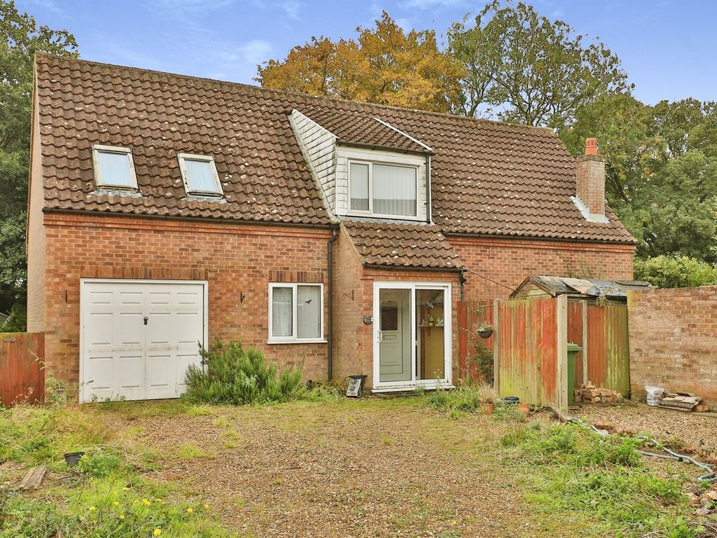 4 bed detached house for sale in Abbey Road, Watton, Thetford IP25, £