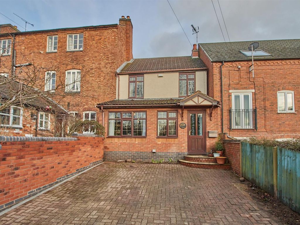 3 bed semidetached house for sale in Wharf Yard, Coventry Road