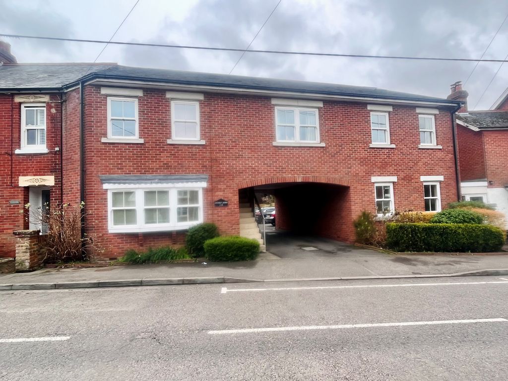 2 bed flat to rent in Church Mews, Swanmore SO32 Zoopla