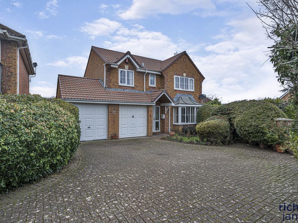 4 bed detached house for sale in Petter Close, Wroughton, Swindon