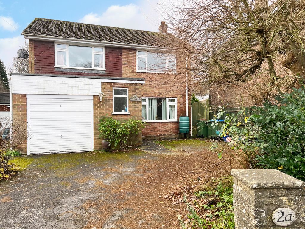 3 bed detached house for sale in Cricketfield Road, Horsham, West