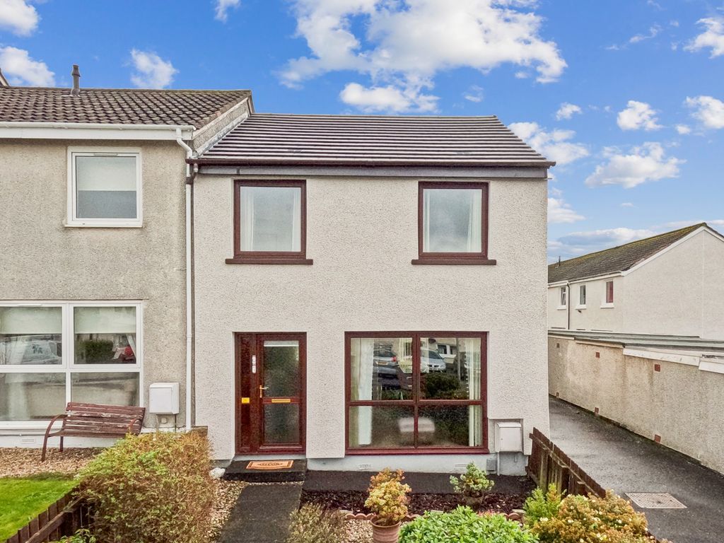 3 bed end terrace house for sale in Hawthorn Road, Busby, East