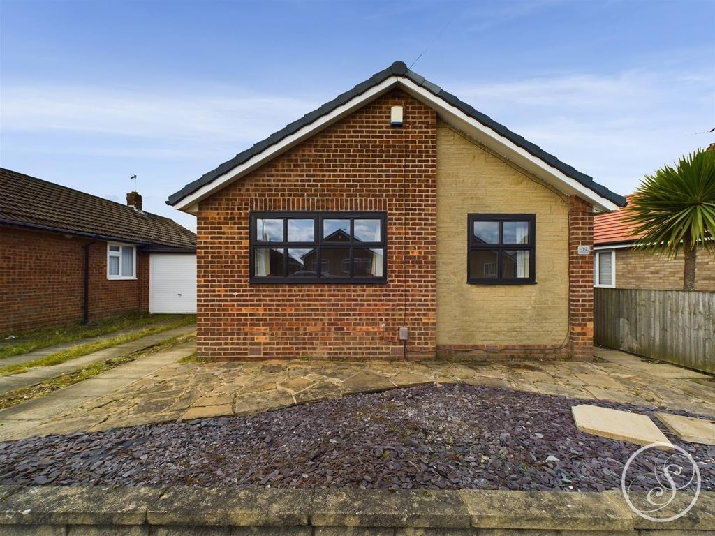 3 bed detached bungalow for sale in Templegate Crescent, Temple Newsam