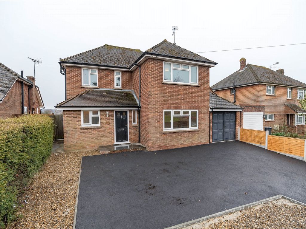 4 bed detached house for sale in Heath Road, Barming, Maidstone ME16