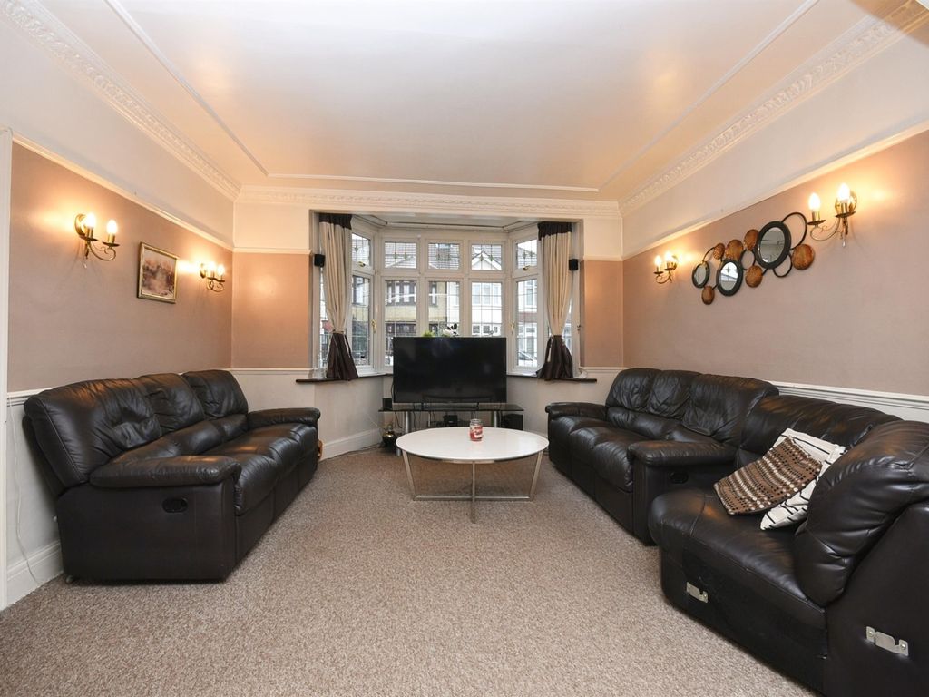 5 bed semidetached house for sale in Beccles Drive, Barking IG11 Zoopla