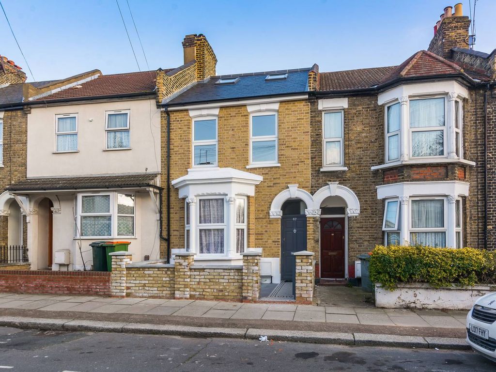 5 bed property to rent in Caistor Park Road, Stratford, London E15 Zoopla