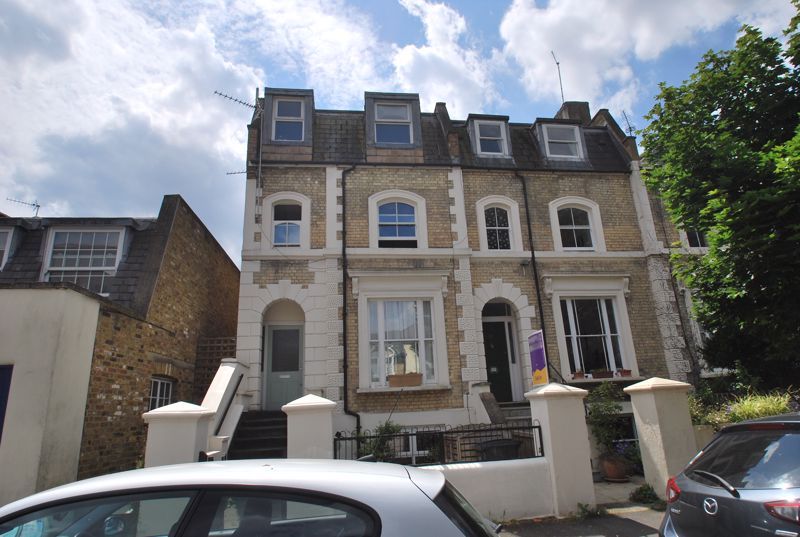 1 bed flat to rent in St. Leonards Road, Surbiton KT6, £1,350 pcm Zoopla