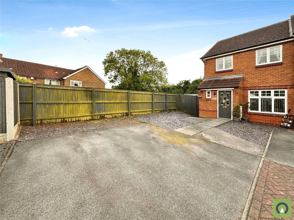 3 bed semidetached house for sale in Fisher Close, SuttonInAshfield