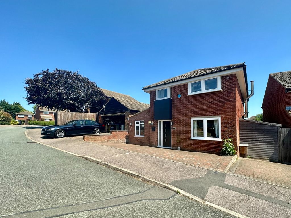 4 bed detached house for sale in Equestrian Way, Weedon NN7, £399,950