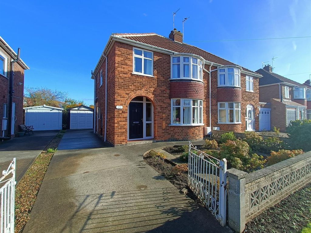3 bed semidetached house for sale in Rawcliffe Croft, York YO30 Zoopla