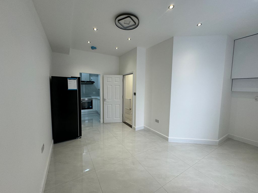 3 bed flat to rent in Coronation Road, Bristol BS3, £2,500 pcm Zoopla