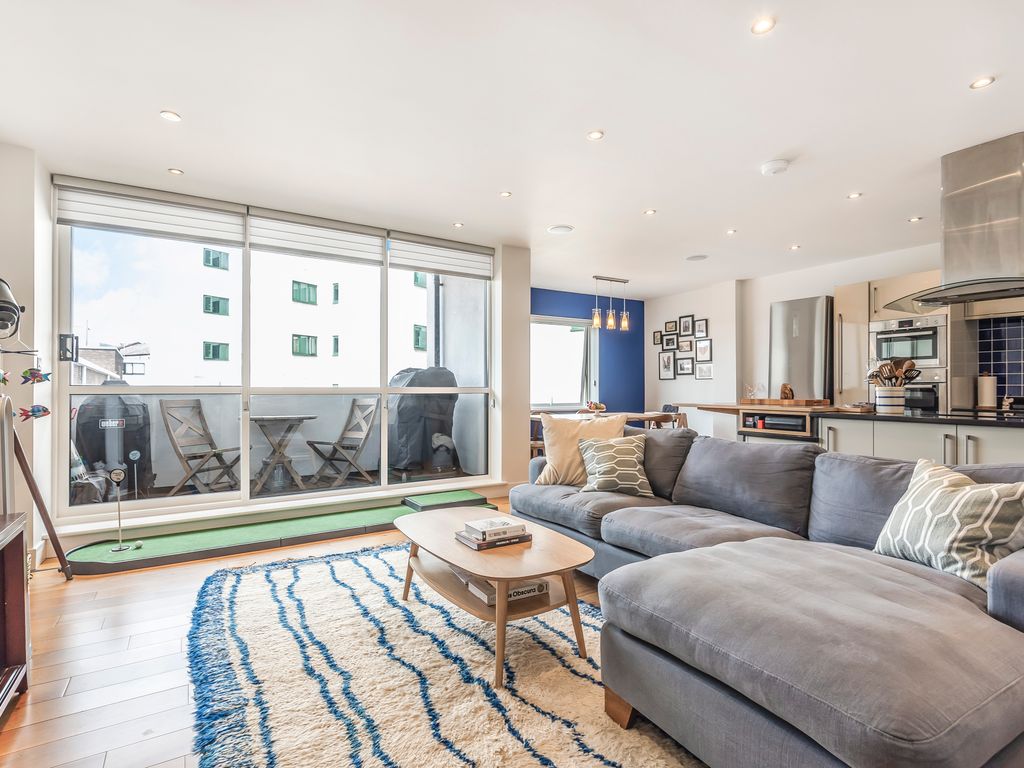 Cedar Court, Royal Oak Yard SE1  