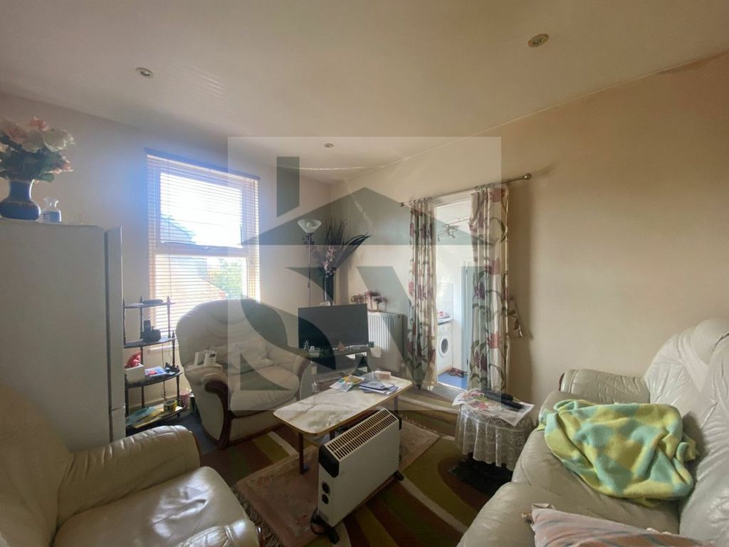 1 bed flat for sale in Chelsham Road, South Croydon CR2, £185,000 Zoopla