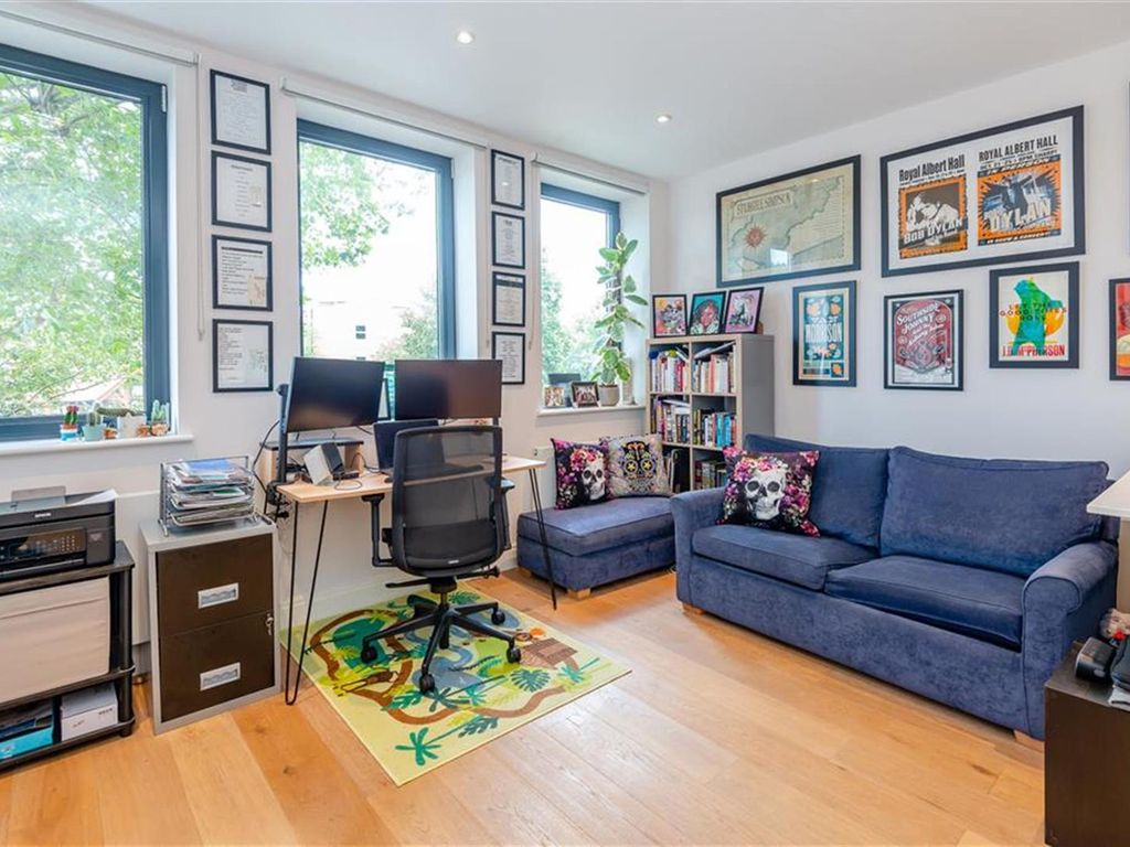 John Busch House, London Road TW7  