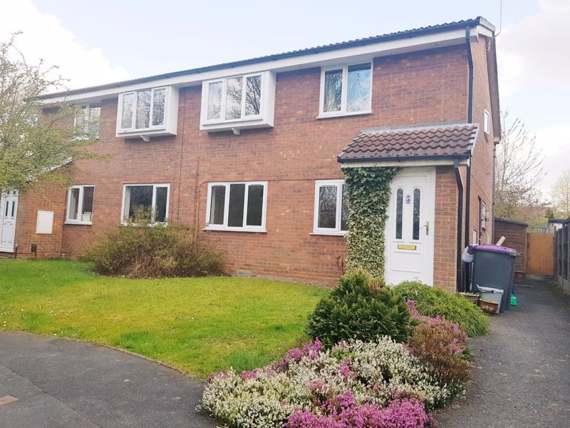 2 bed flat to rent in Clares Lane Close, The Rock, Telford TF3, £650
