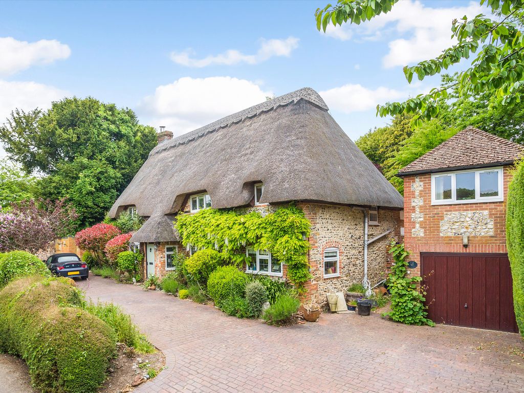 4 bed detached house for sale in Manor Lane, Baydon, Marlborough