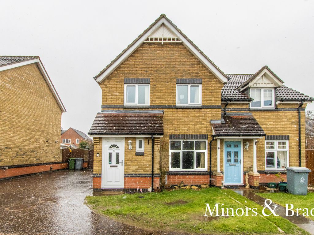 3 bed semidetached house for sale in Wheatacre Close, Horsford