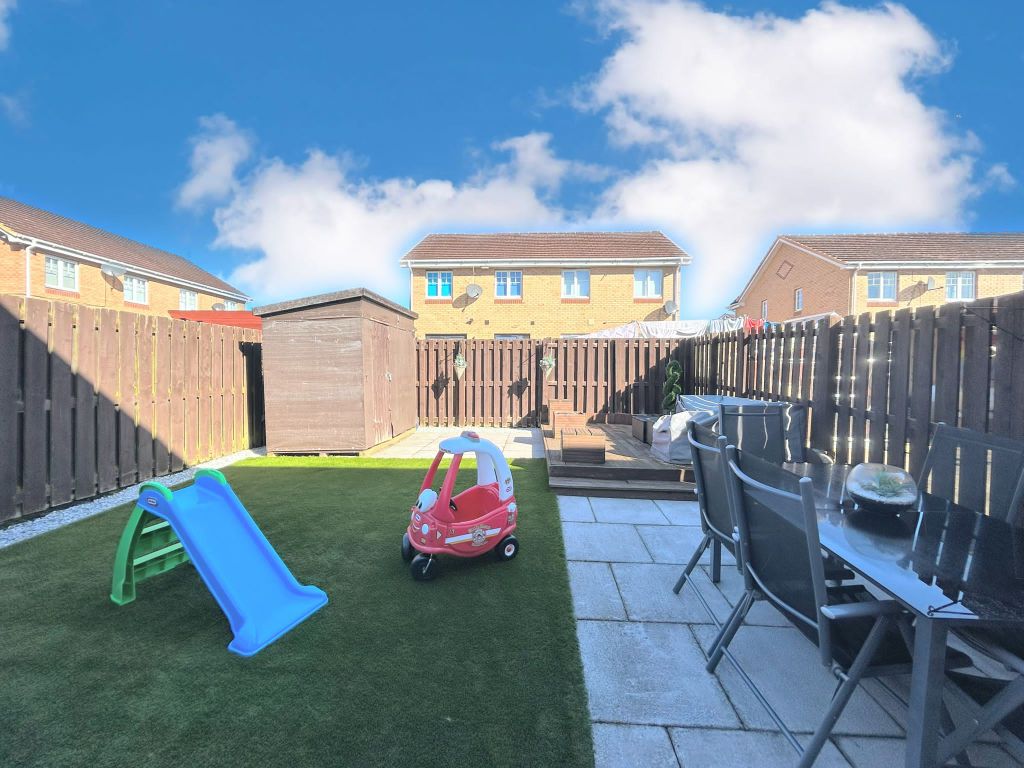 2 bed semidetached house for sale in Gilfillan Place, Carronshore FK2