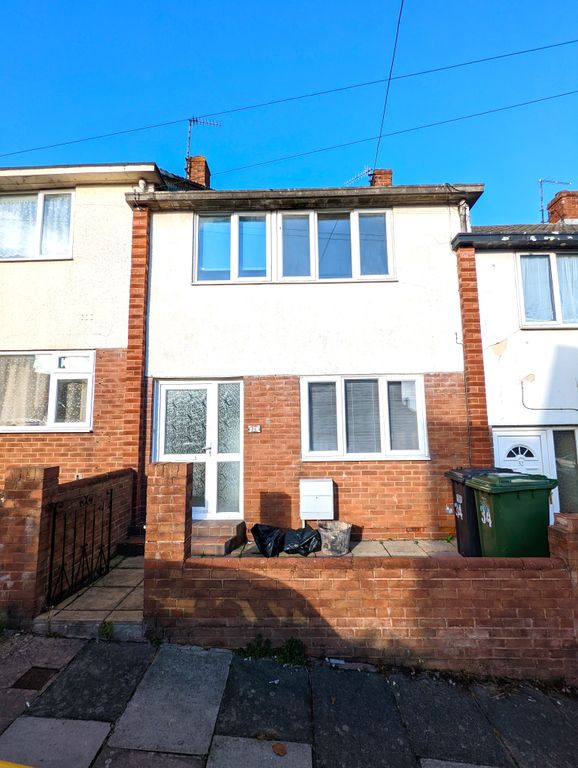 3 bed property to rent in Church Path Road, St. Thomas, Exeter EX2, £