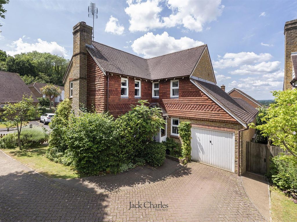 5 bed detached house for sale in Brindles Field, Tonbridge TN9 Zoopla