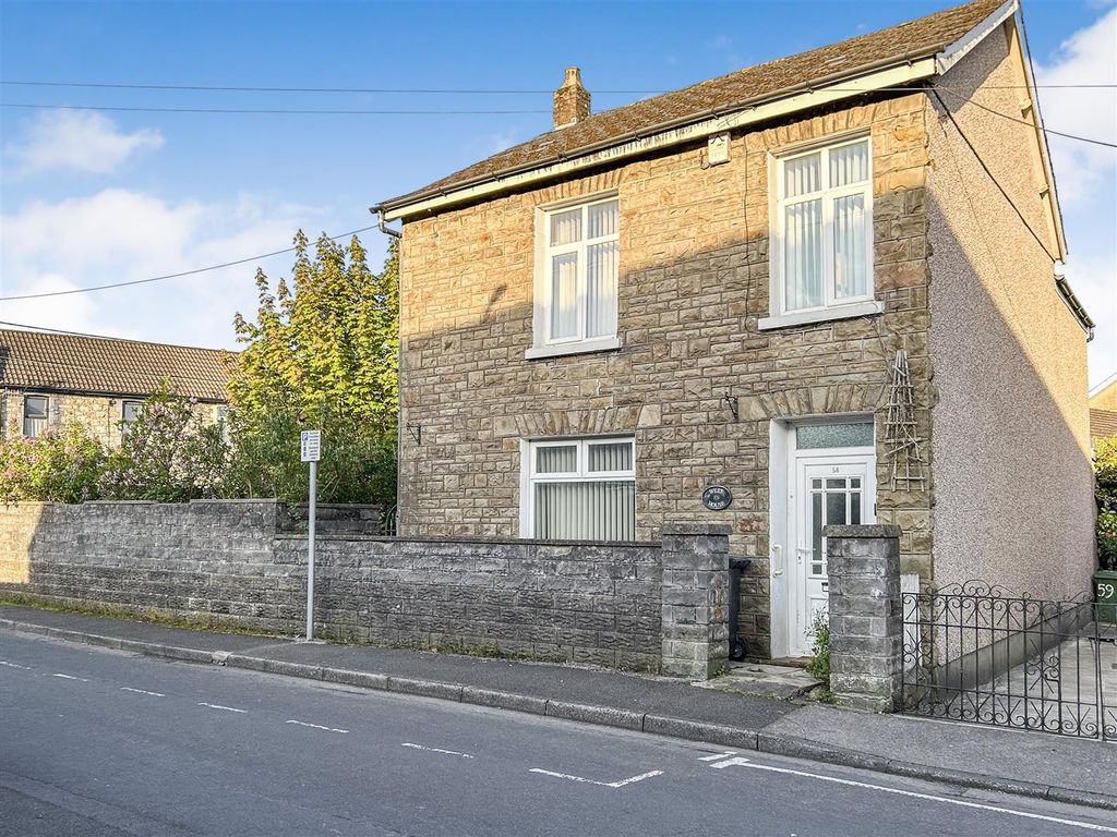 3 bed detached house for sale in Brecon Road, Hirwaun, Aberdare CF44, £