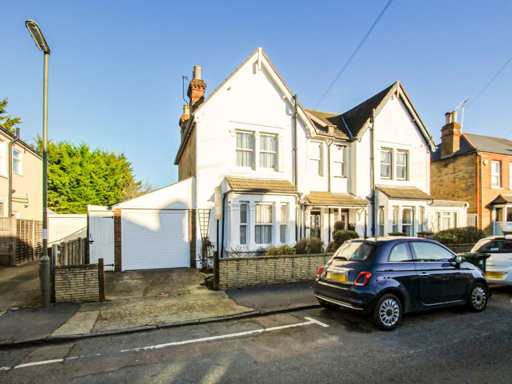 18 Clarendon Road, Ashford, Middlesex TW15  