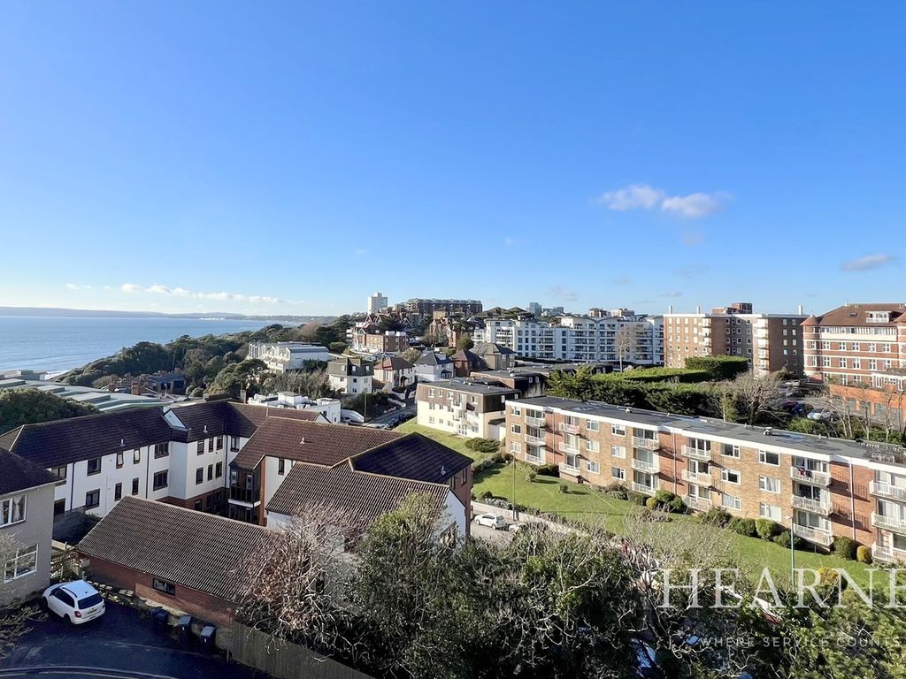 2 bed flat for sale in Sea Road, Dorset, Spa, Bournemouth BH5