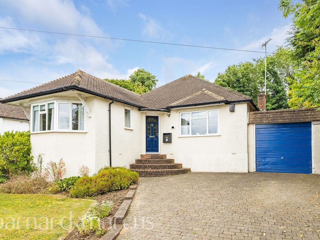 3 bed detached house for sale in Great Tattenhams, Epsom KT18 Zoopla