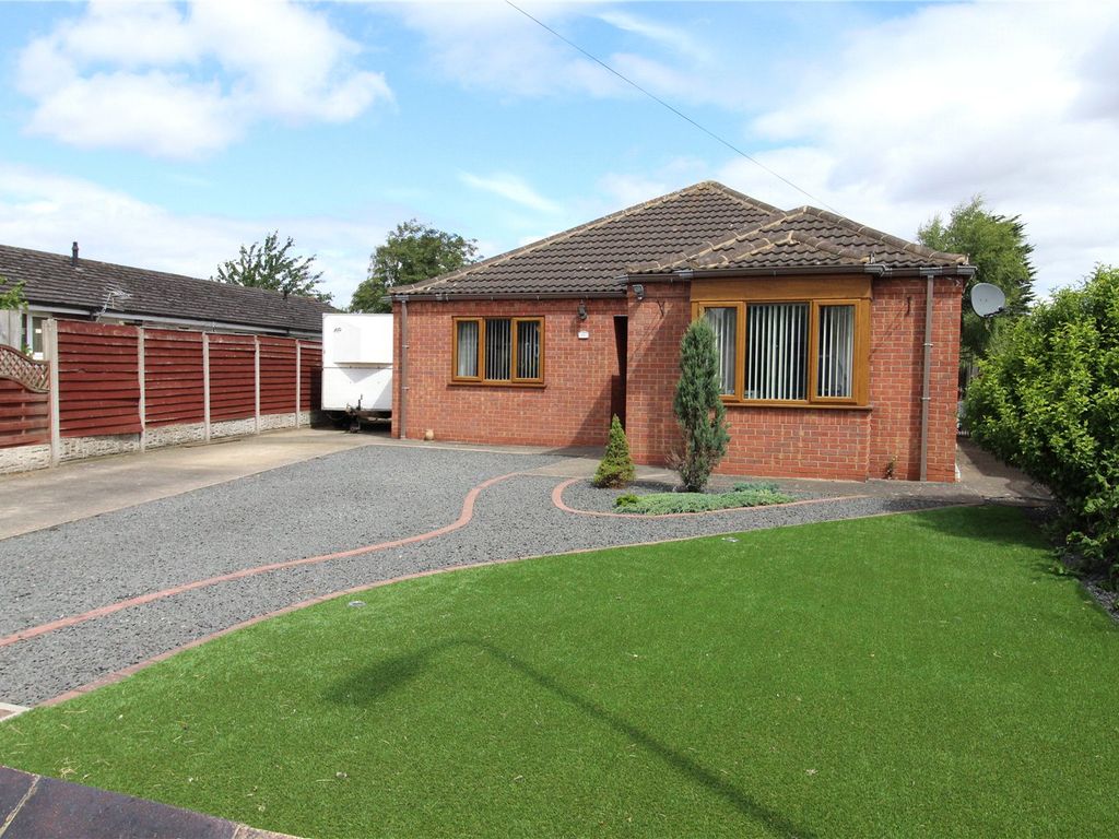 5 bed bungalow for sale in De Lacy Way, Winterton, North Lincolnshire