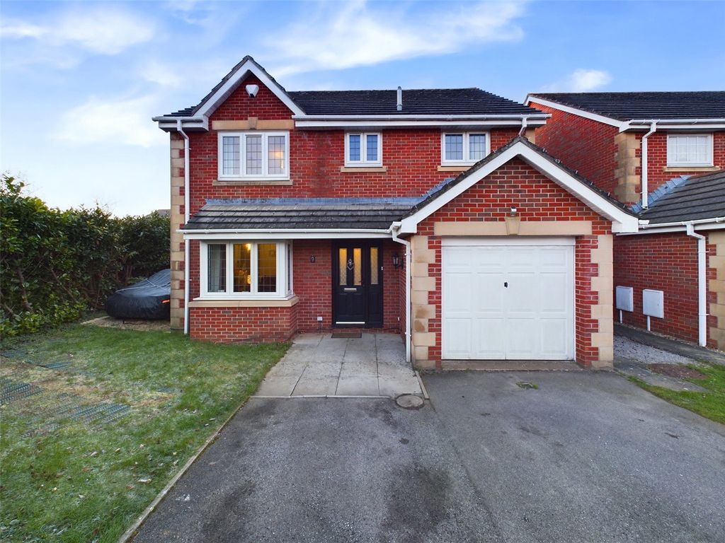 4 bed detached house for sale in Cherrington Drive, Abbeymead